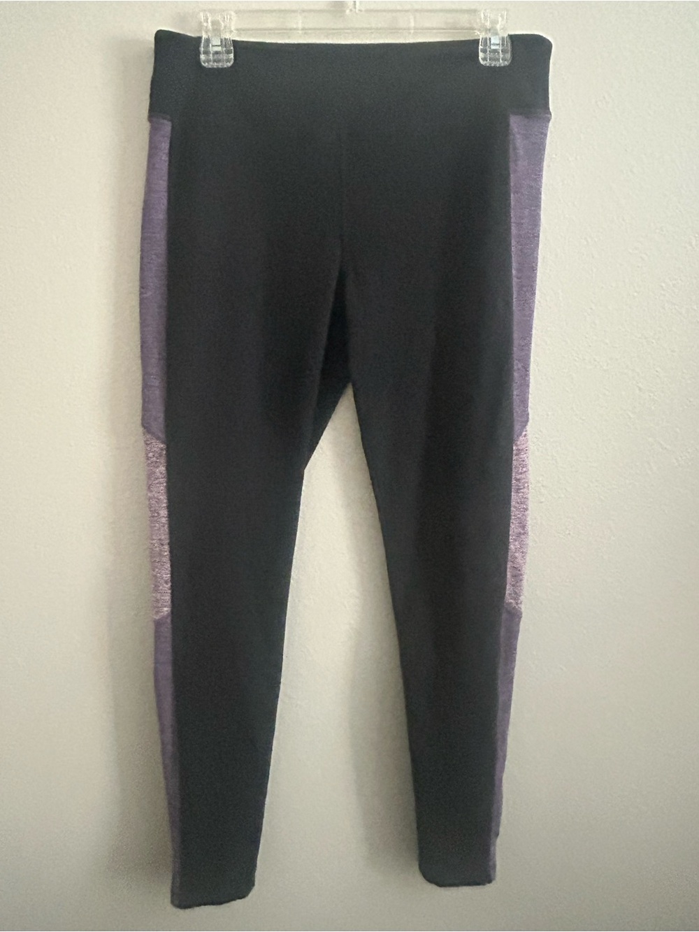 KEREN hart Black Leggings with Purple Side Panels women’s size medium